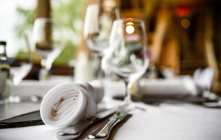 Gedeck an Gästetafel