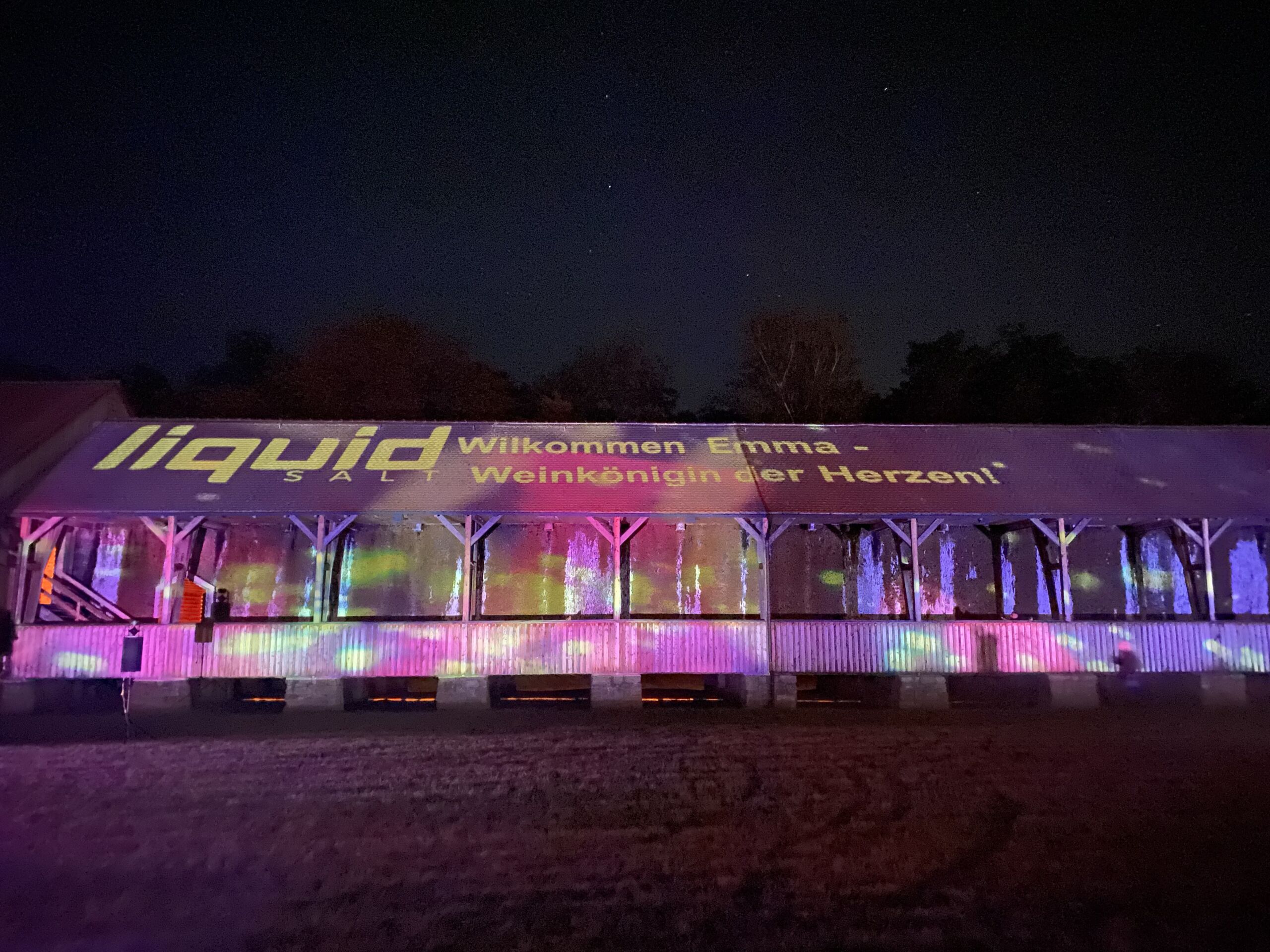 Wandelgang Gradierwerk mit eingedeckten Tafeln